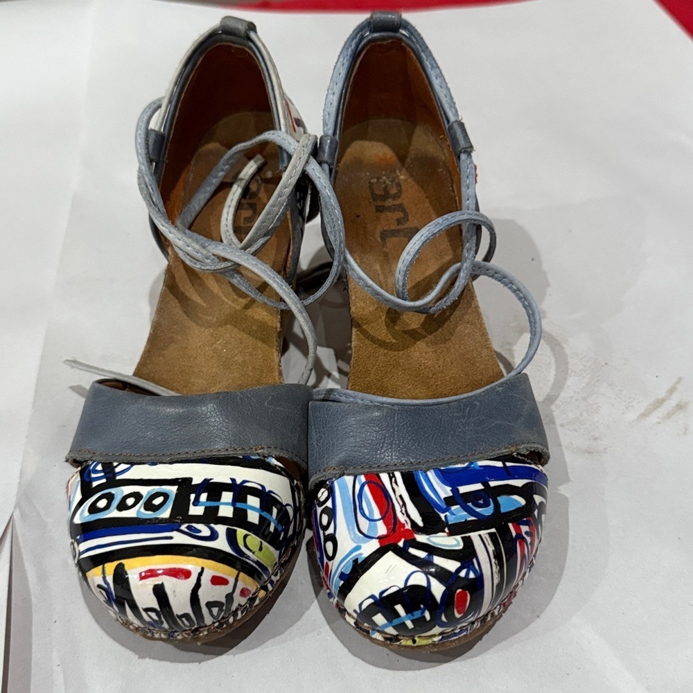 Artistic Multicolor Wedge Sandals - Picture 2 of 4